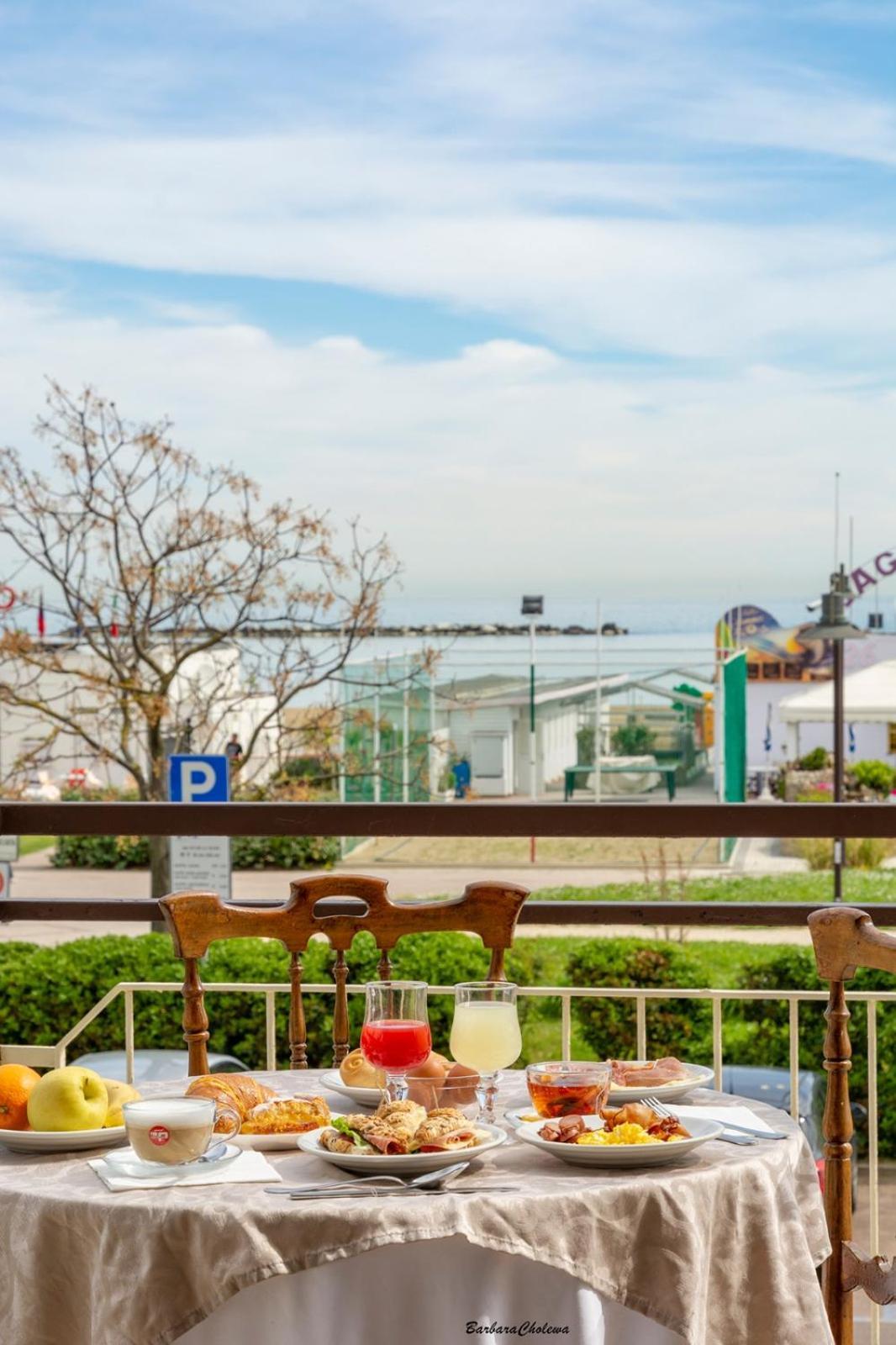 Hotel Atlas Cesenatico Kültér fotó